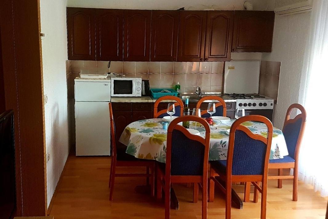 Apartments For Families With Children Lopar, Rab - 10402 Екстер'єр фото